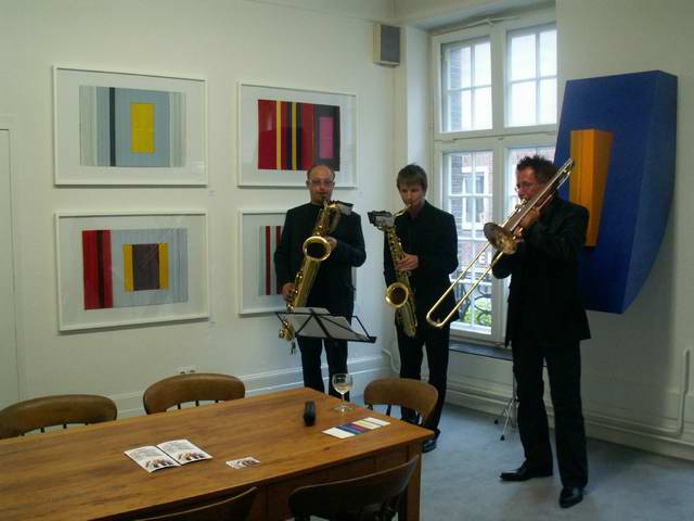 "Ex-zentrische Farbräume"