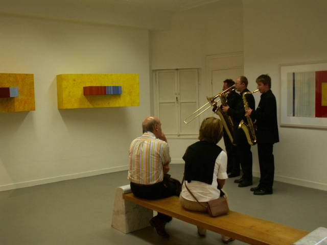 "Ex-zentrische Farbräume"